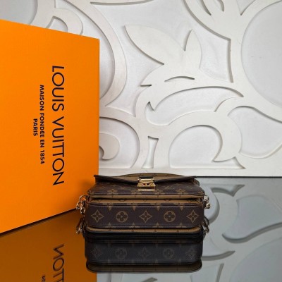 Louis Vuitton Pochette Metis East West