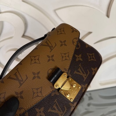 Louis Vuitton Pochette Metis East West