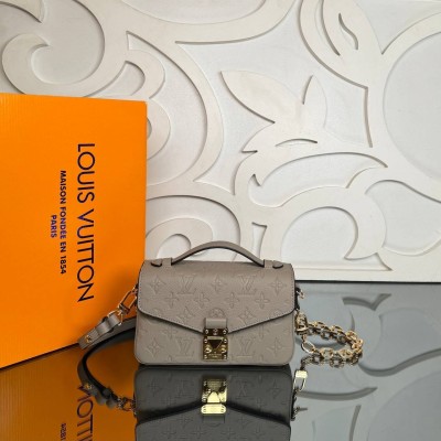 Louis Vuitton Pochette Metis East West