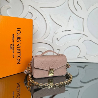 Louis Vuitton Pochette Metis East West