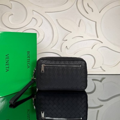 Bottega Veneta Intrecciato Pouch With Wristlet
