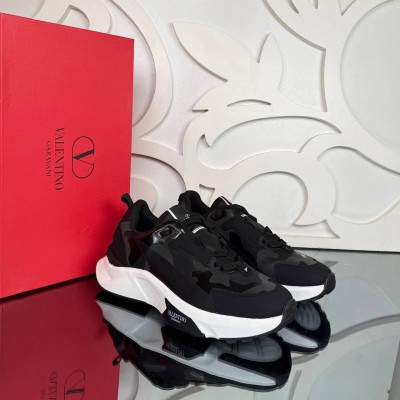 Valentino Garavani True Act Low Top Sneaker