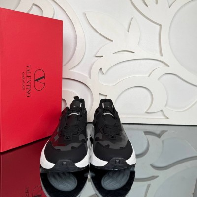 Valentino Garavani True Act Low Top Sneakers