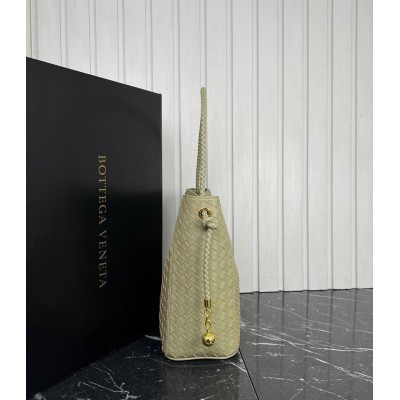 Bottega Veneta Castello Bucket Bag