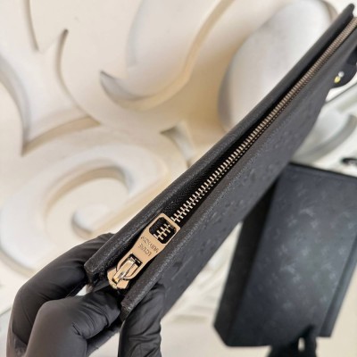 Louis Vuitton Pochette Voyage MM