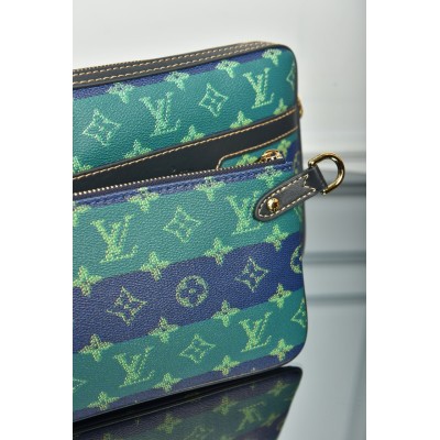 Louis Vuitton Trio Messenger