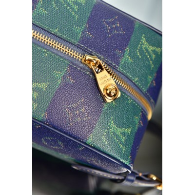 Louis Vuitton Locker Dopp Kit