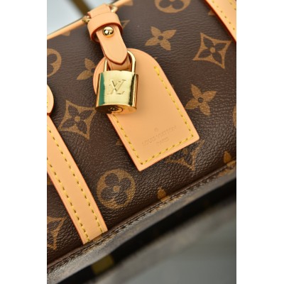 Louis Vuitton Hang On