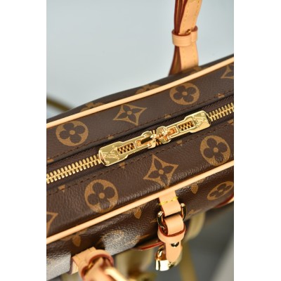 Louis Vuitton Hang On