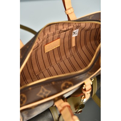 Louis Vuitton Hang On