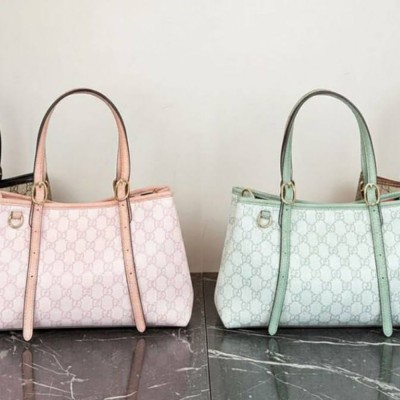 Gucci GG Emblem Medium Tote Bag