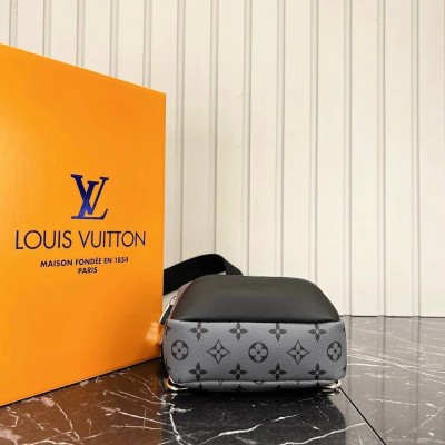 Louis Vuitton Avenue Slingbag