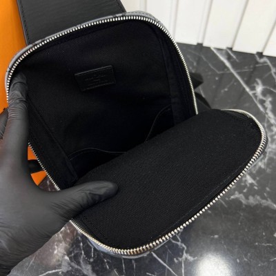 Louis Vuitton Avenue Slingbag