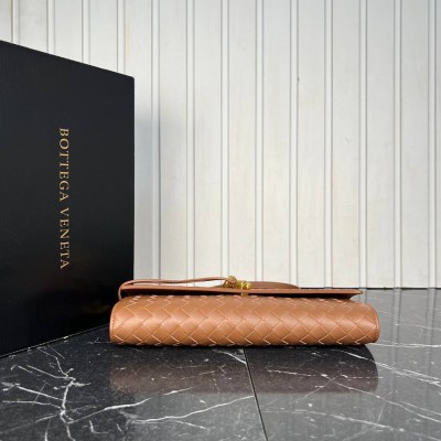 Bottega Veneta Long Clutch Andiamo