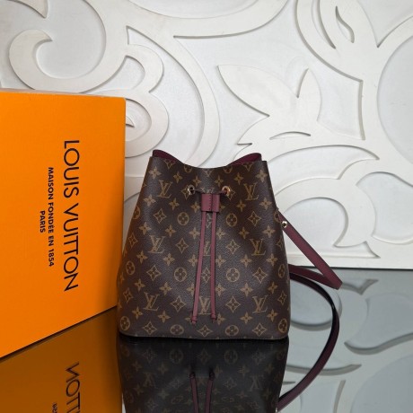 Louis Vuitton NeoNoe MM