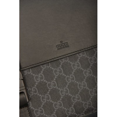 GUCCI GG Supreme Messenger Bag