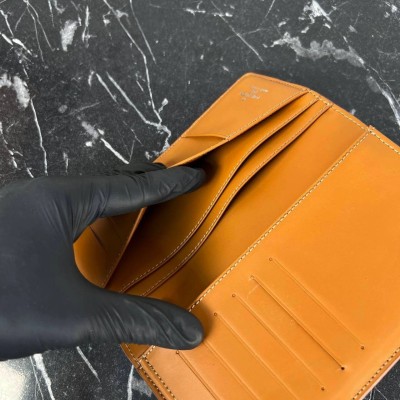Louis Vuitton Brazza Wallet