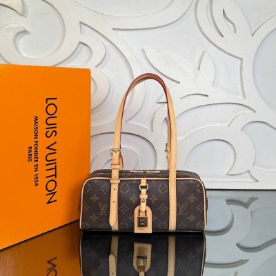 Louis Vuitton Hang On