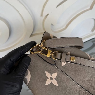 Louis Vuitton NeoNoe MM