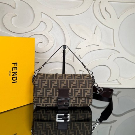 Fendi Baguette Medium