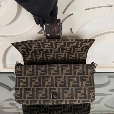 Fendi Baguette Medium