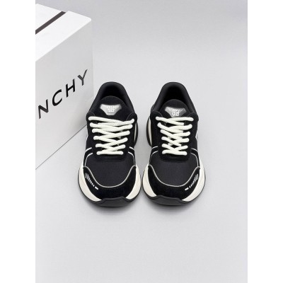 Givenchy Sneaker