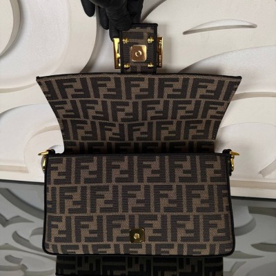 Fendi Baguette Medium