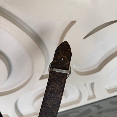 Louis Vuitton Round Reversible Belt