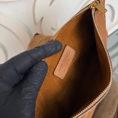 Saint Laurent Le 37 Medium