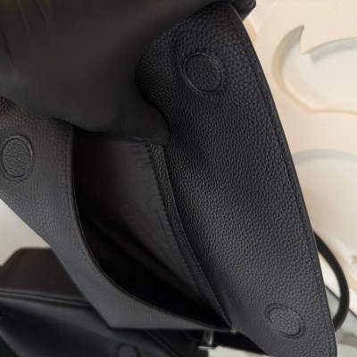 Dior CD Icon Zipped Messenger Bag