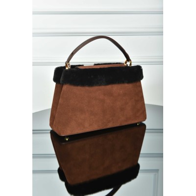 Louis Vuitton Capucines MM Souple