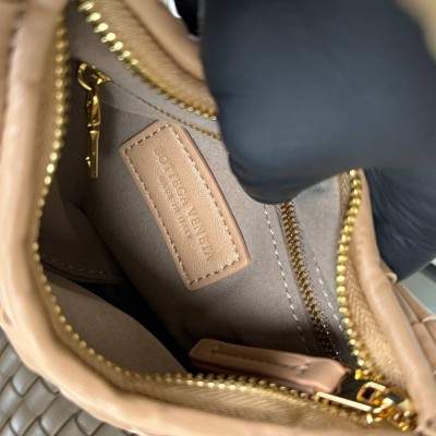 Bottega Veneta Mini Veneta