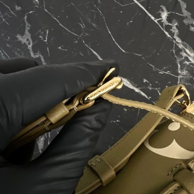 Louis Vuitton Pochette Metis