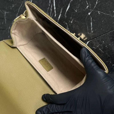 Louis Vuitton Pochette Metis