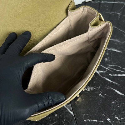 Louis Vuitton Pochette Metis