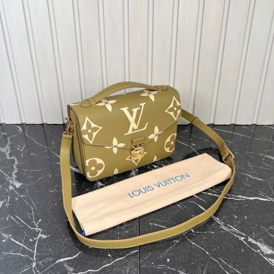Louis Vuitton Pochette Metis