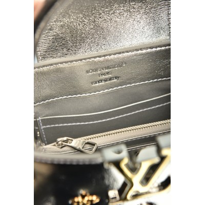 Louis Vuitton Capucines Mini