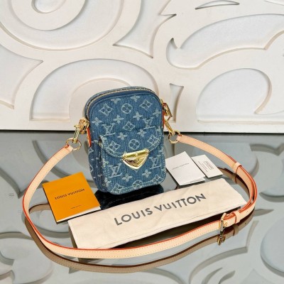 Louis Vuitton Fairfax Pochette