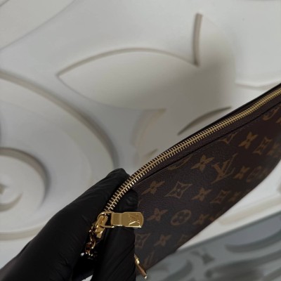 Louis Vuitton Key Pouch M