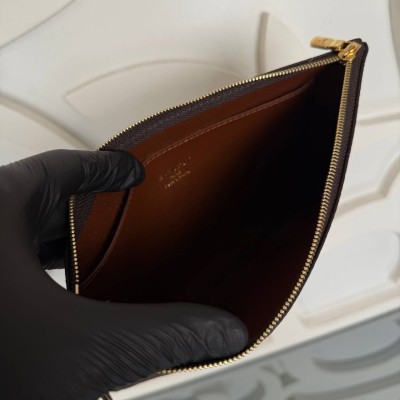 Louis Vuitton Key Pouch M