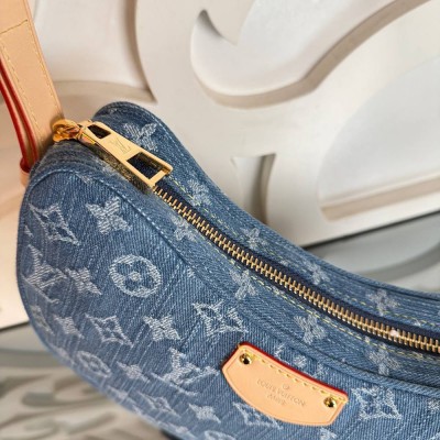 Louis Vuitton Croissant MM