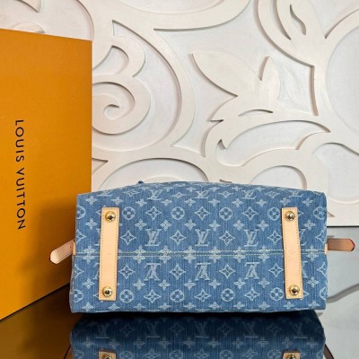 Louis Vuitton CarryAll MM