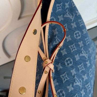 Louis Vuitton CarryAll MM
