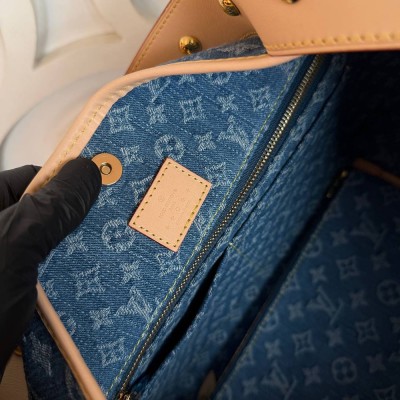 Louis Vuitton CarryAll MM