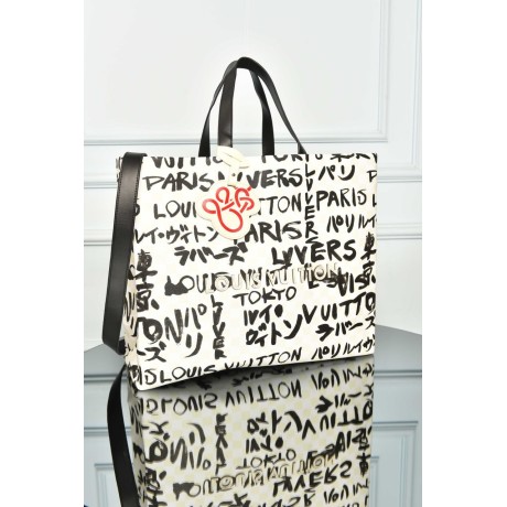 Louis Vuitton Shopper Tote MM