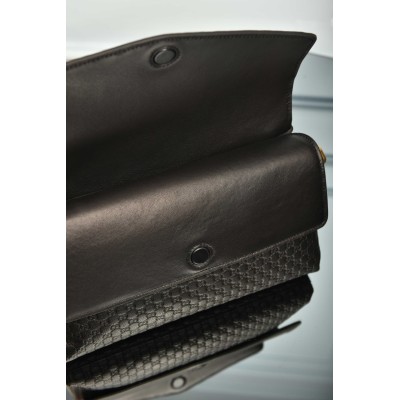 Gucci Shoulder Bag with Chain