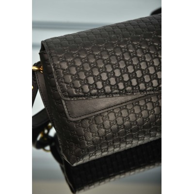 Gucci Shoulder Bag with Chain