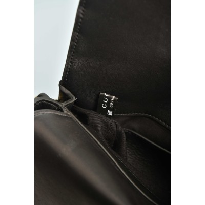 Gucci Shoulder Bag with Chain