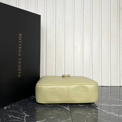 Bottega Veneta Medium Liberta Bag