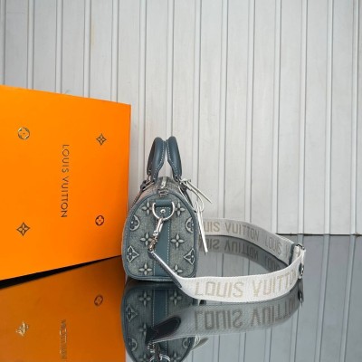 Louis Vuitton Keepall Bandouliere 25